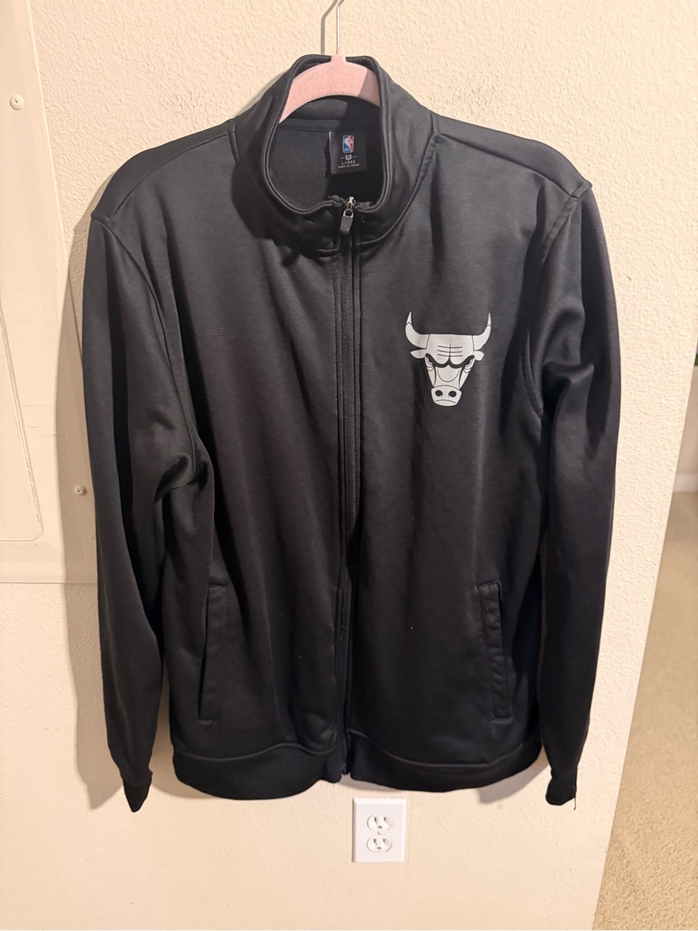 NBA Chicago Bulls Full Zip Track Jacket Black Logo Athletic Men’s Large Zip Up